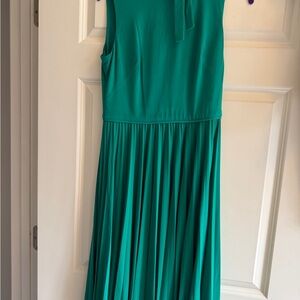 Elegant Green Sleeveless Dress